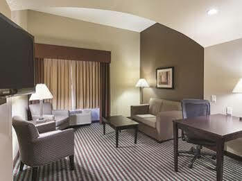 La Quinta By Wyndham Energy Corridor Hotel